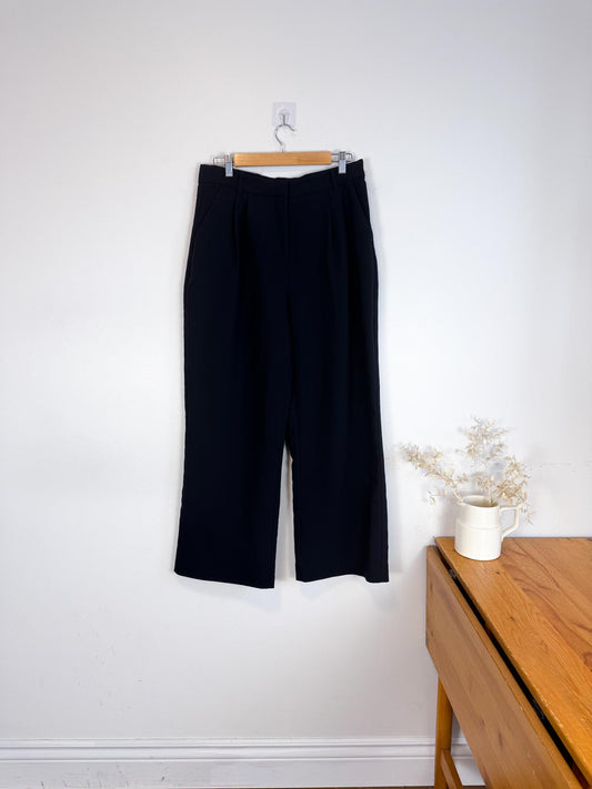 Abercrombie & Fitch High Rise Trousers in Black (Size 31)