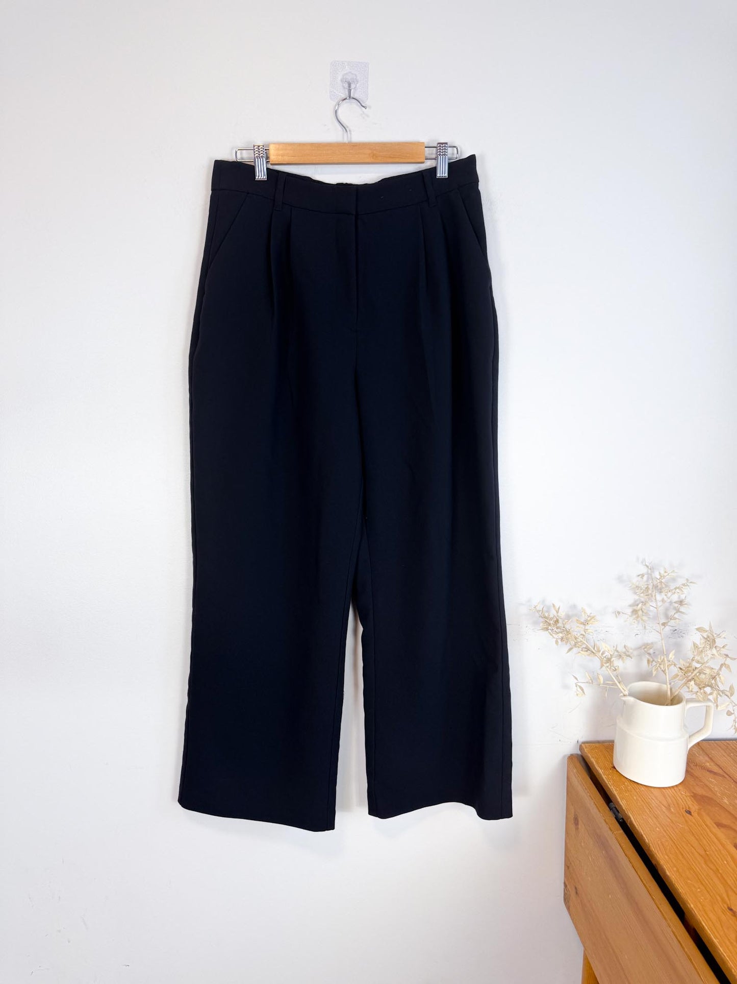 Abercrombie & Fitch High Rise Trousers in Black (Size 31)
