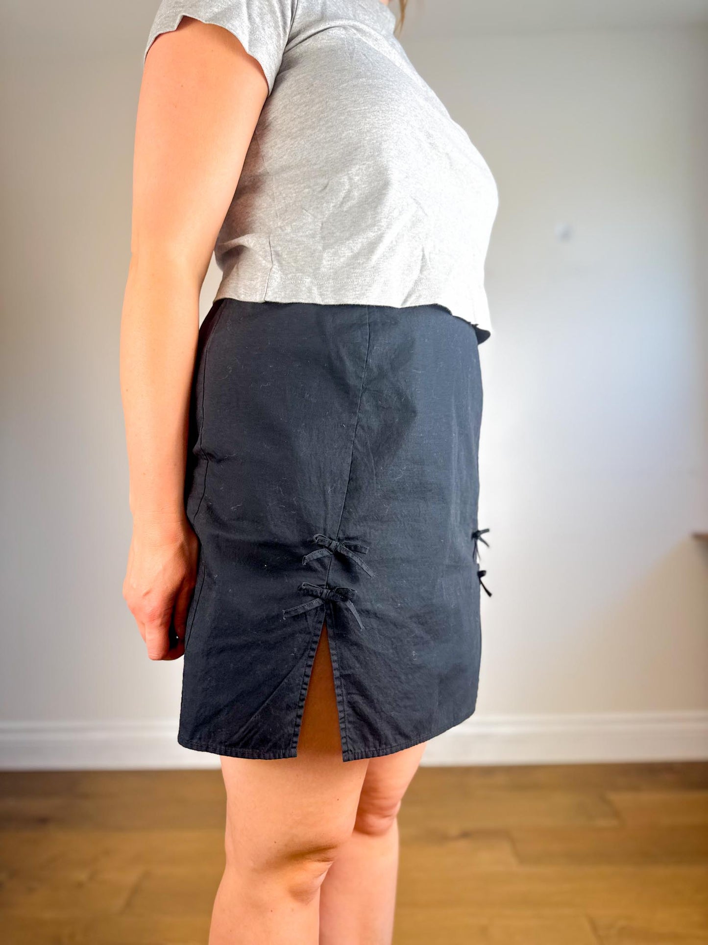 Black Mini Skirt with Bowties (Size XL)