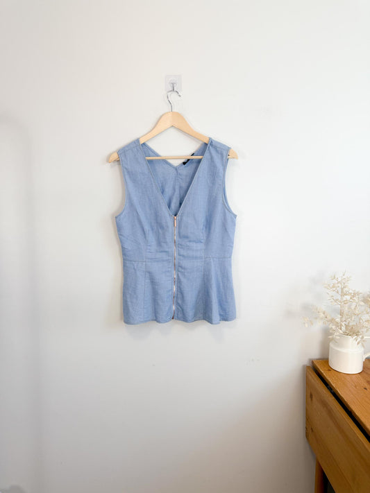 Cop.Copine "Ponctuel Denim Top in Light Wash" (Size L)
