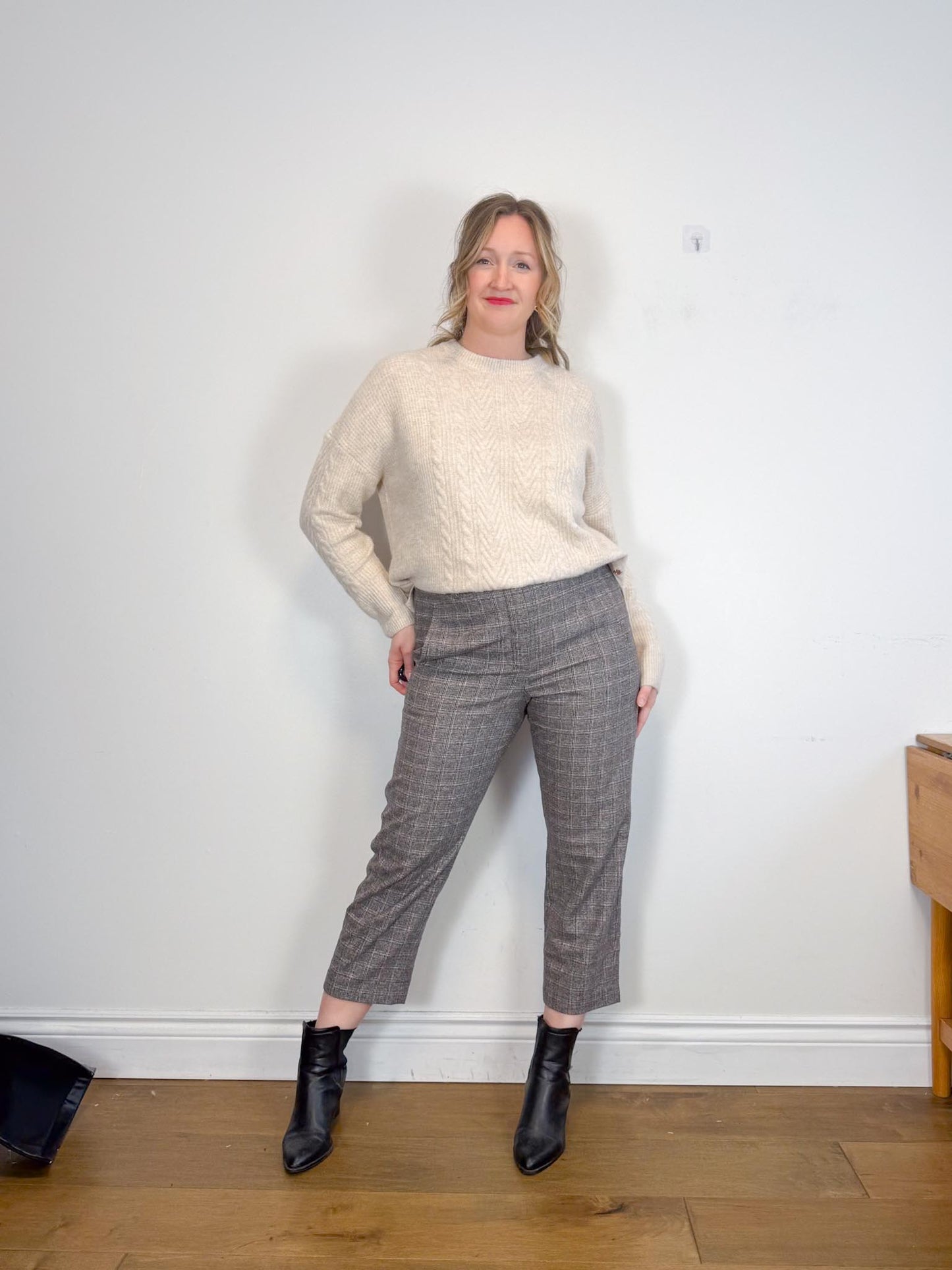 Wilfred "Félicité Tie Belted Wool Cropped Pant in Grey/Red" (Size 12)