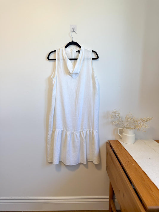 en Thread White Linen Dress (Size S/M)
