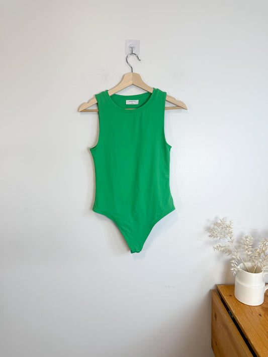 Babaton Contour Crew Bodysuit in Kelly Green (Size M)