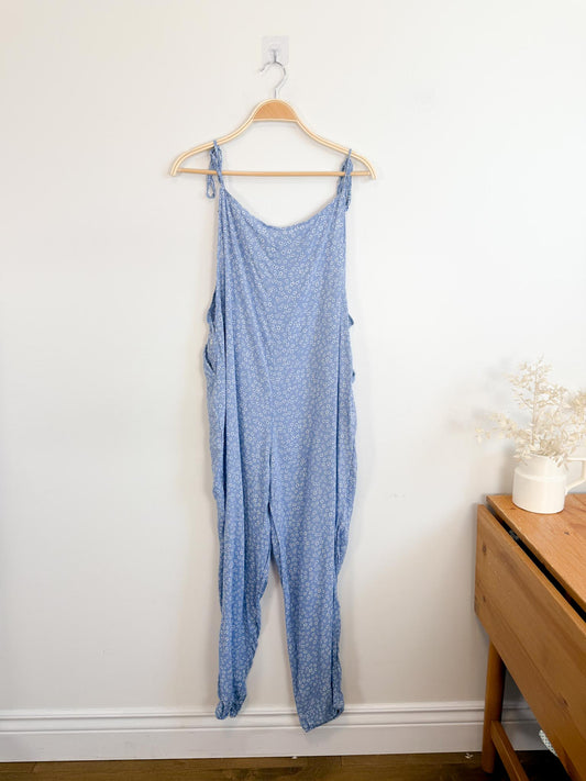 Smash & Tess Blue Floral "Jillyalls" Romper (Size M)