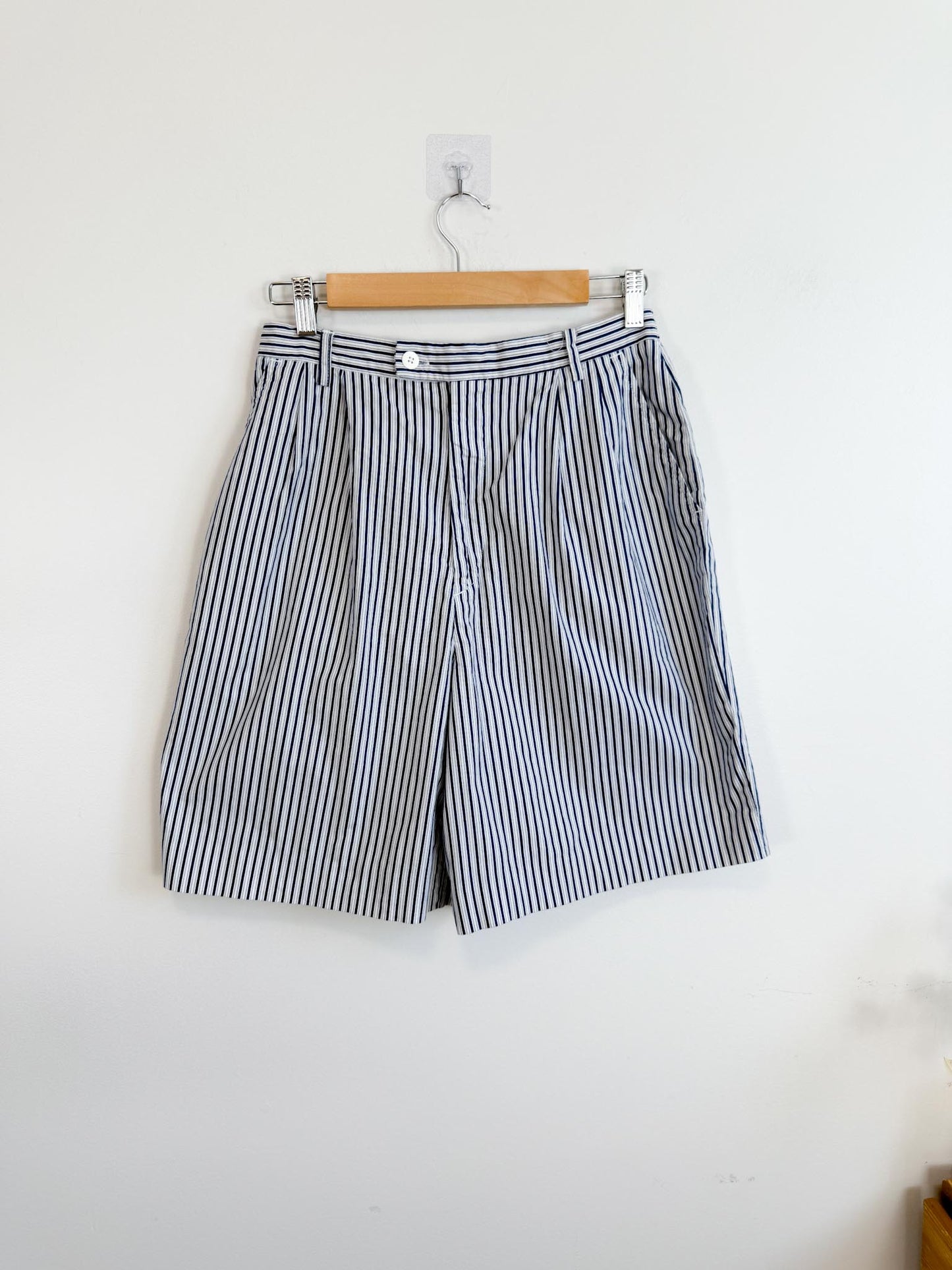 Vintage Striped Jean Shorts in White/Blue (Size