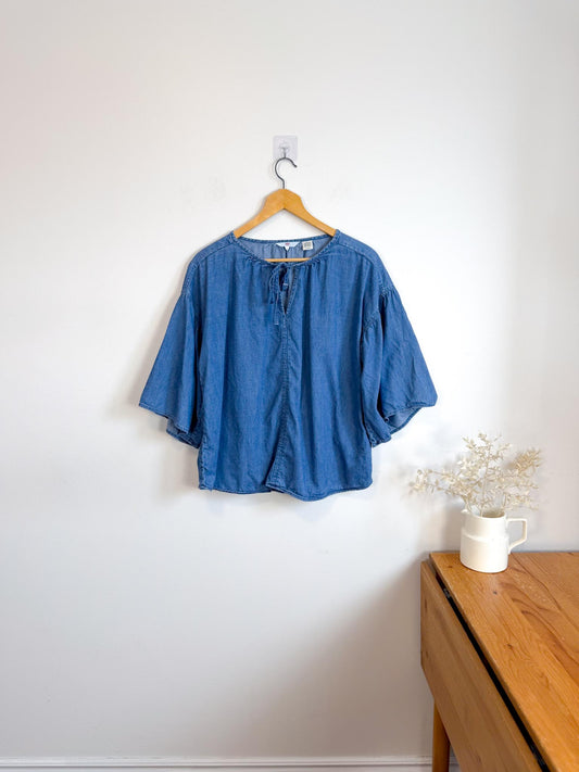 Levi’s Chambray Denim Blouse (Size 1X)