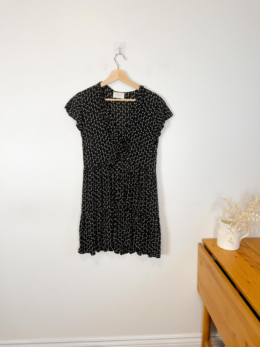 Auguste "Bella Frill Play Dress in Black/White Floral" (Size S)