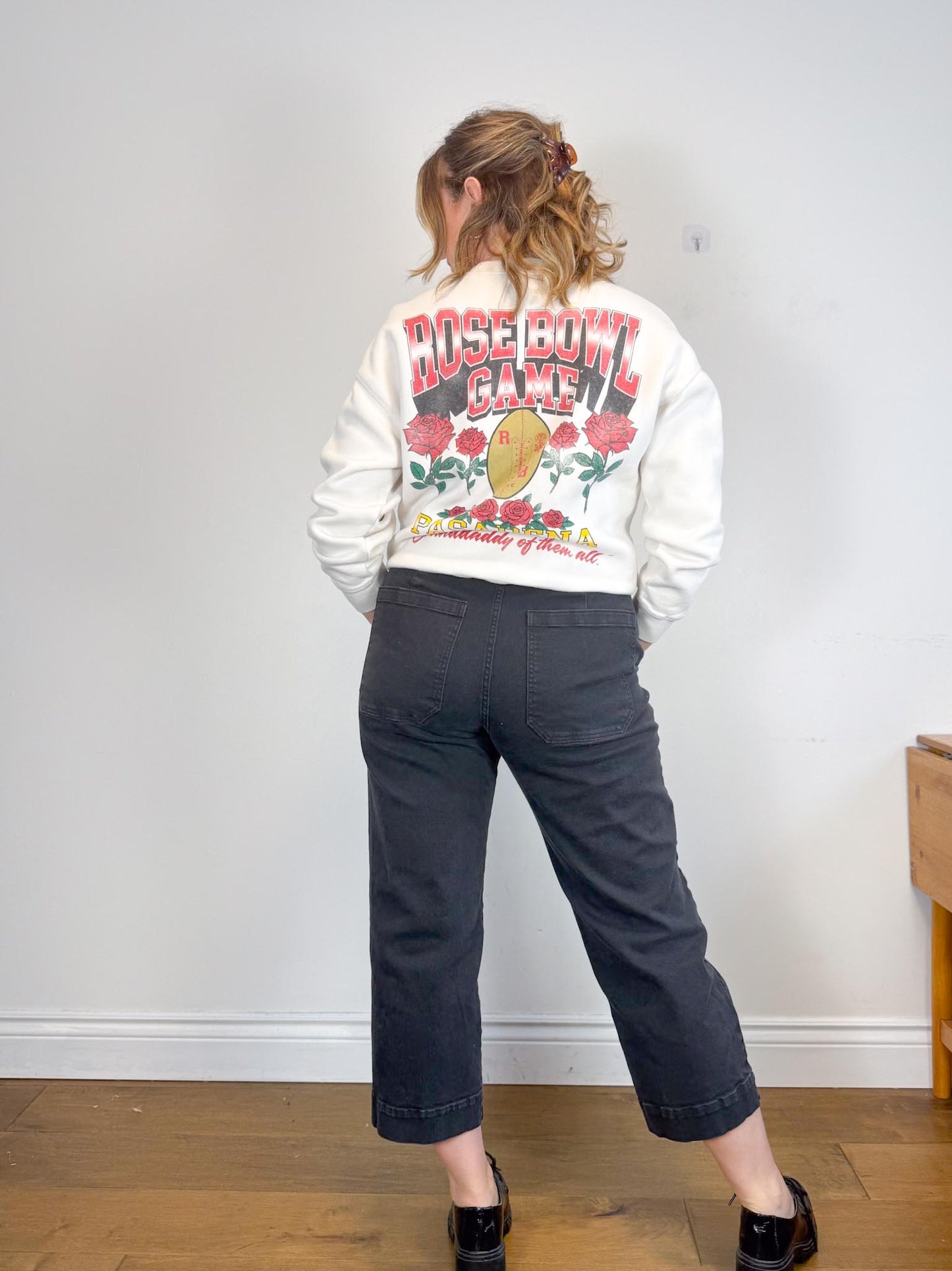 Abercrombie Rose Bowl Crewneck SOLD AS IS (Size XS-M)