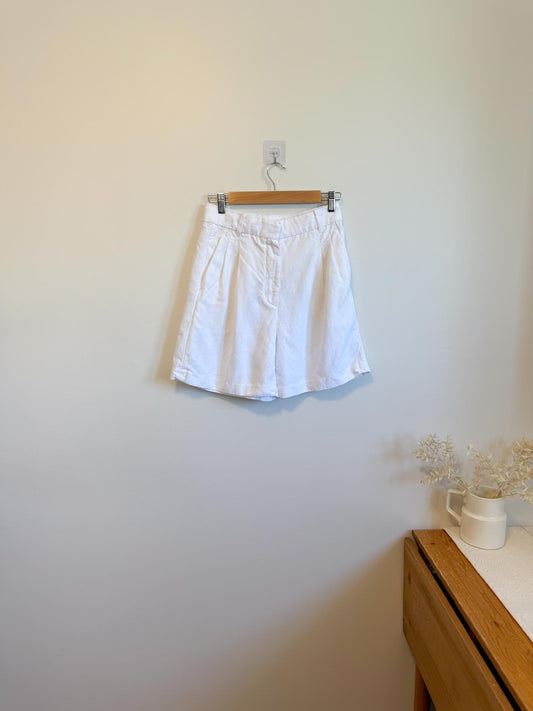 Wilfred "The Effortless Linen Short in White" (Size 4)