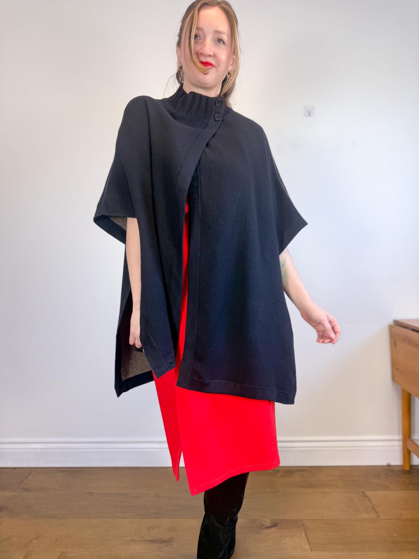 Theory Palomino Reversible Wool Cape Jacket in Black (Size M/L)