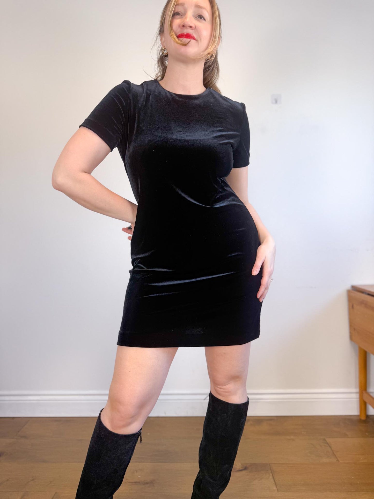 Vintage Velvet Mini Dress in Black (Size L)