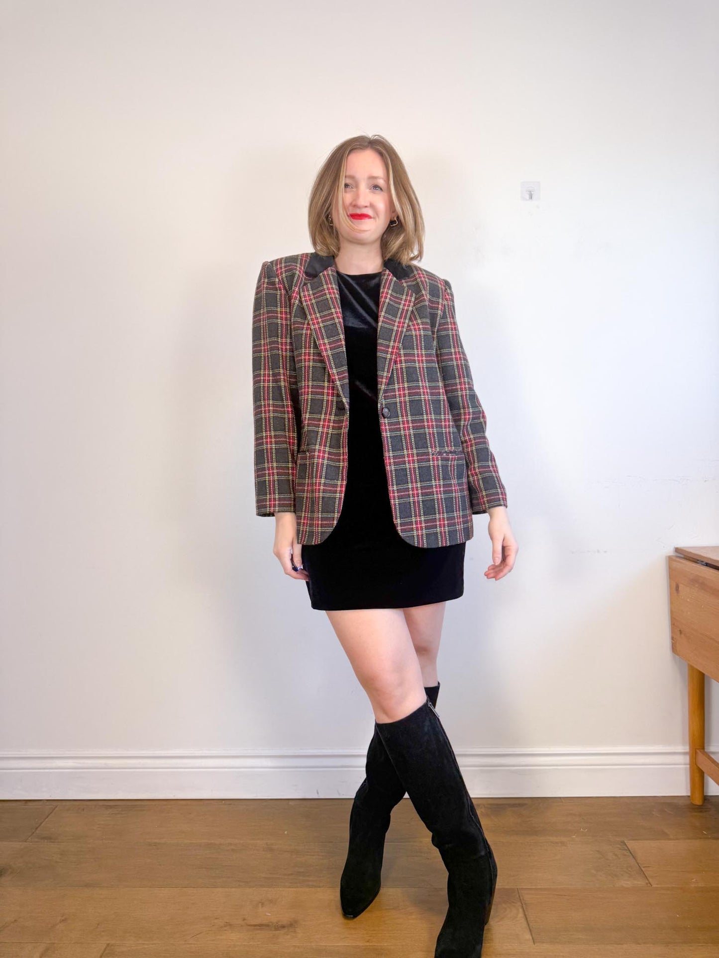 Vintage Plaid Blazer in Black/Red (Size L)
