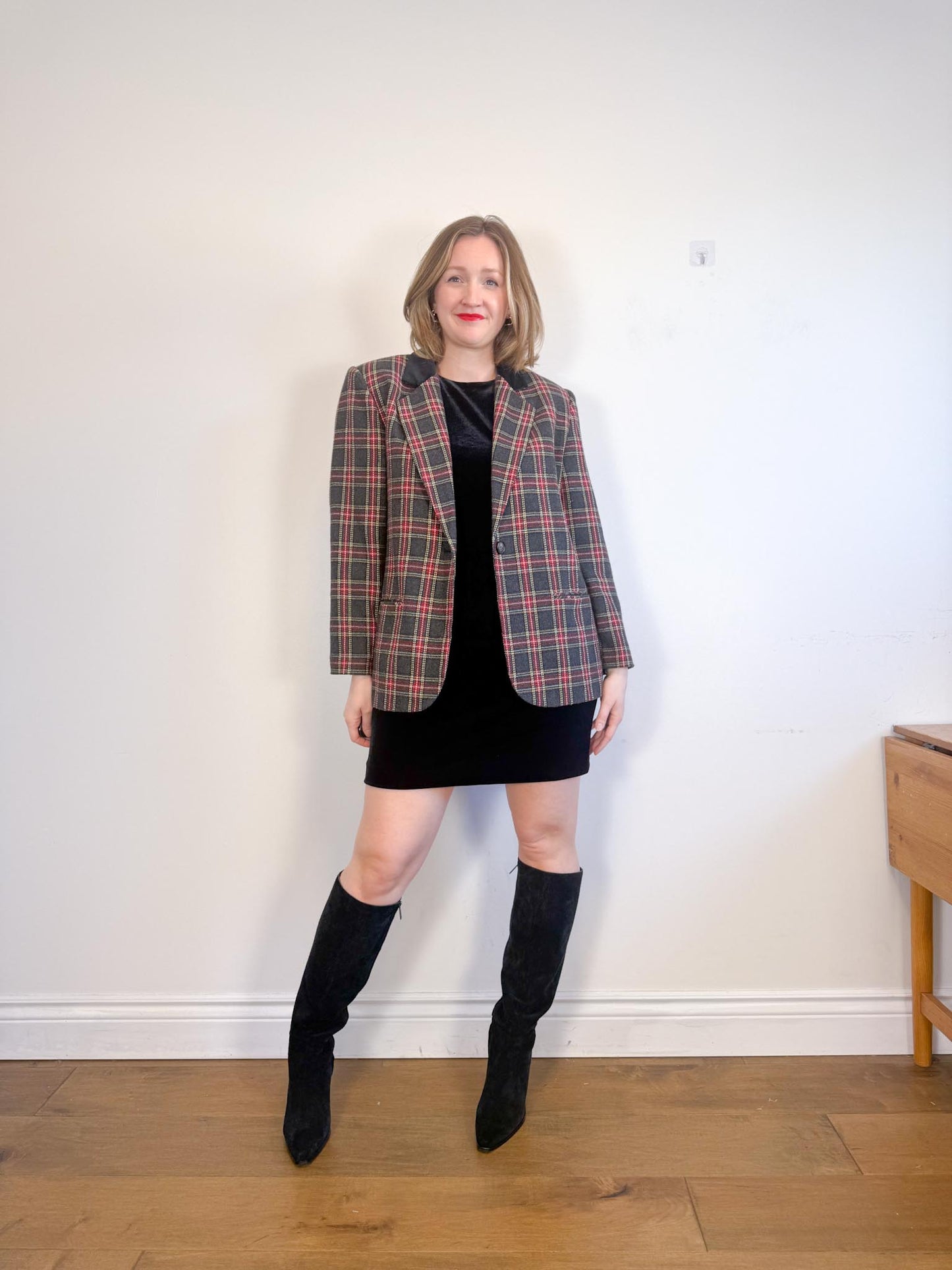 Vintage Plaid Blazer in Black/Red (Size L)
