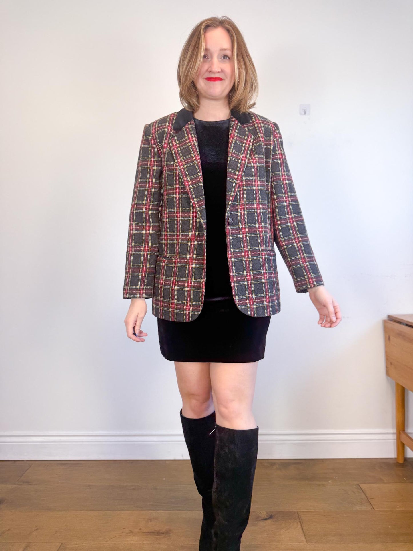 Vintage Plaid Blazer in Black/Red (Size L)