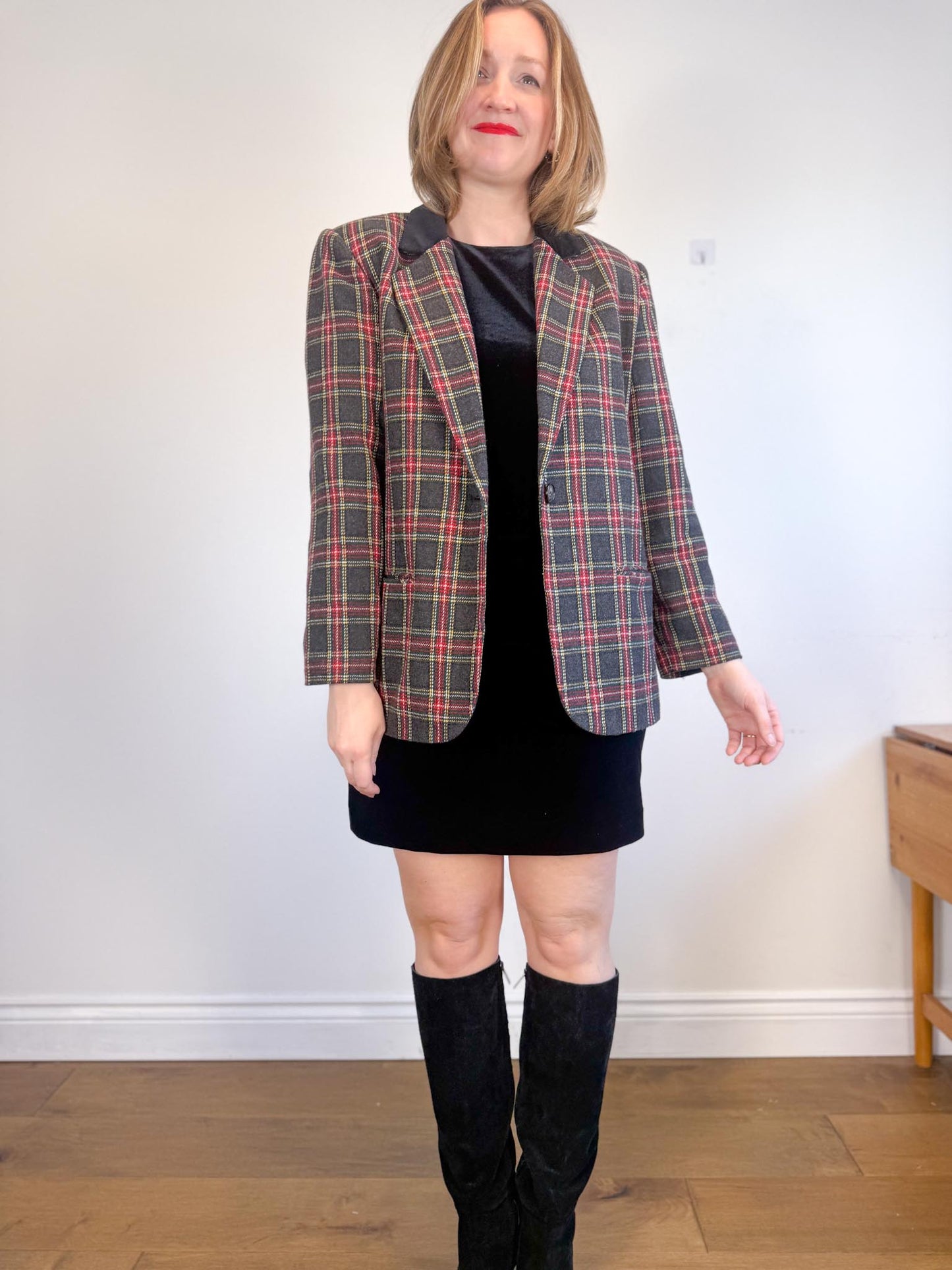 Vintage Plaid Blazer in Black/Red (Size L)