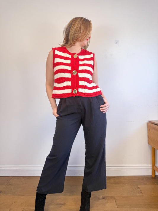 Zara Striped Sweater Vest in Red/White (Size M/L)