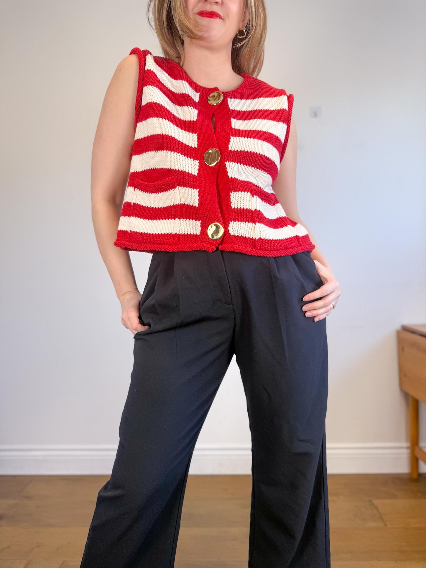 Zara Striped Sweater Vest in Red/White (Size M/L)