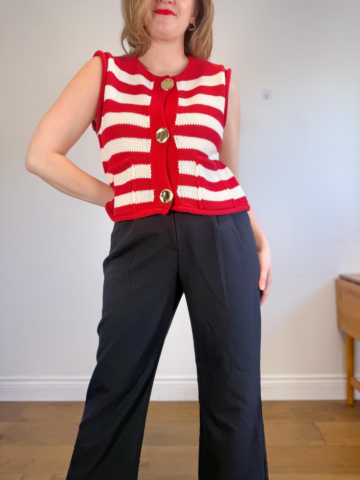 Zara Striped Sweater Vest in Red/White (Size M/L)
