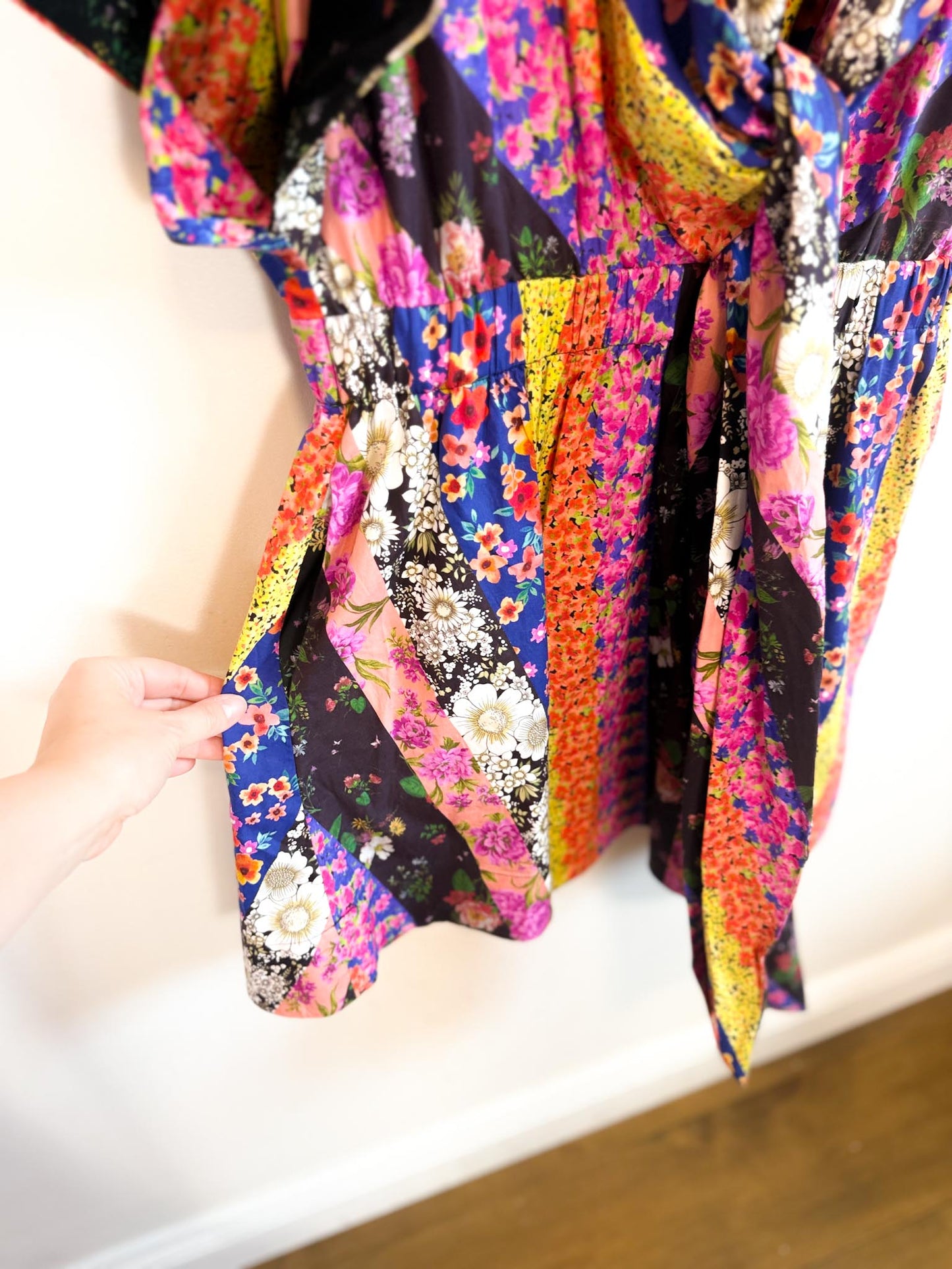 AMUR Sustainable  "Nyla Tie Front Dress" in Mixed Floral Print (Size L/XL)