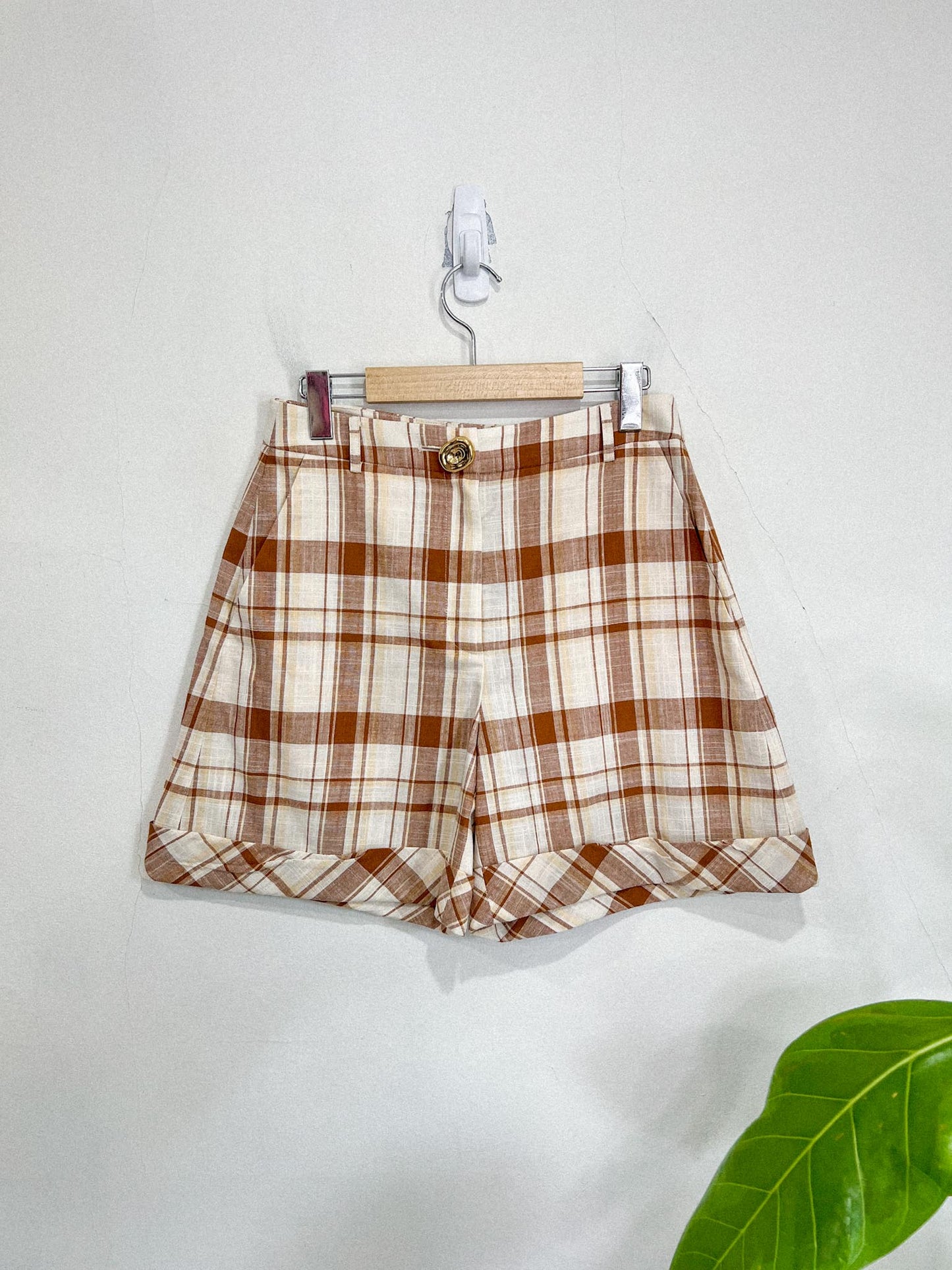 REJINA PYO "Oscar Plaid Cotton-linen Shorts In Check" (Size 8)