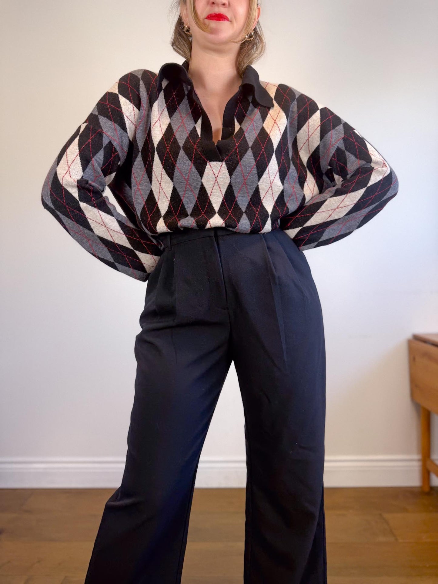 Argyle Collared Cropped Sweater in Black/Red/White (Size L/XL)