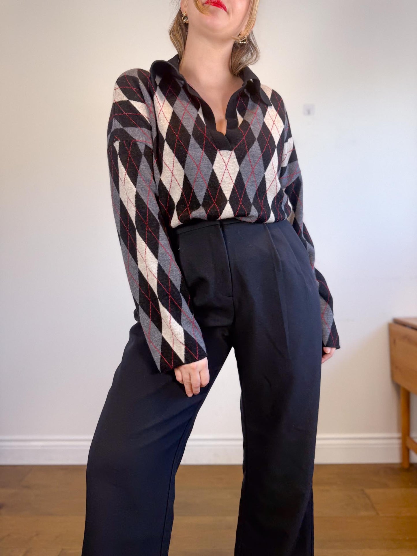 Argyle Collared Cropped Sweater in Black/Red/White (Size L/XL)