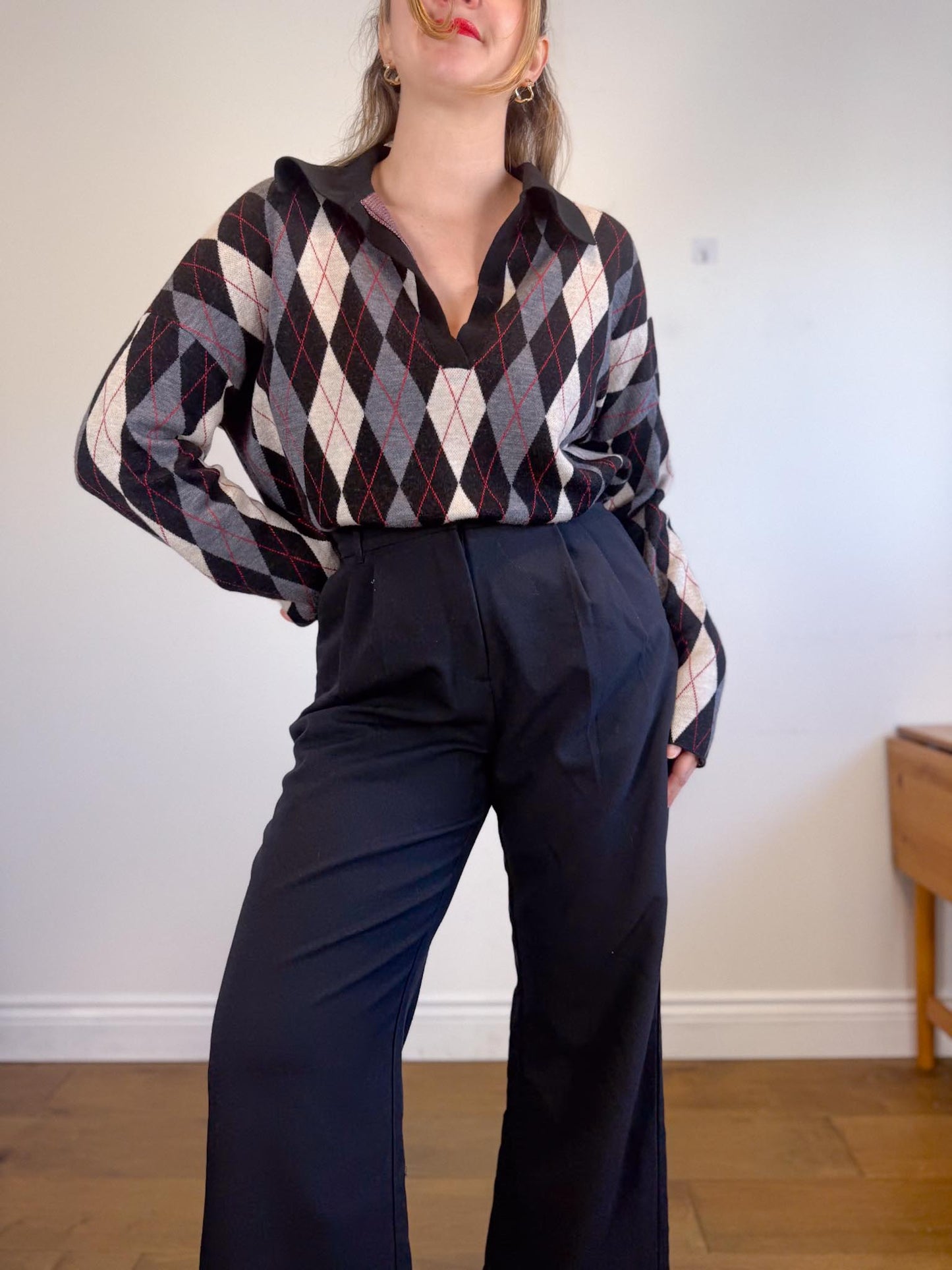 Argyle Collared Cropped Sweater in Black/Red/White (Size L/XL)