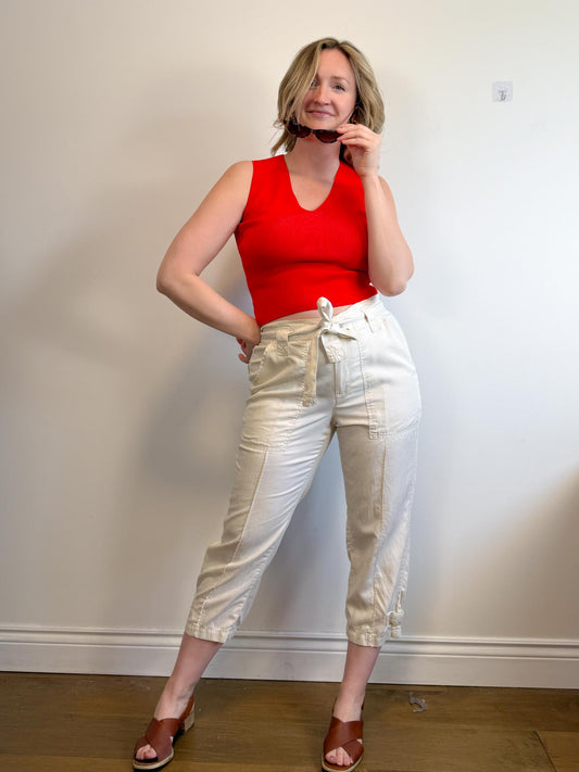 Banana Republic High Rise Cropped Cargo Pants in Cream (Size 12)
