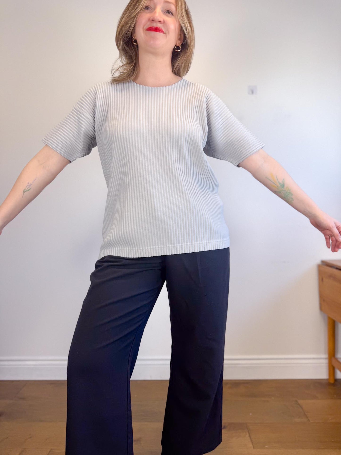 Issey Miyake Homme Plisse Designer Pleated T-Shirt in Grey (Size L)