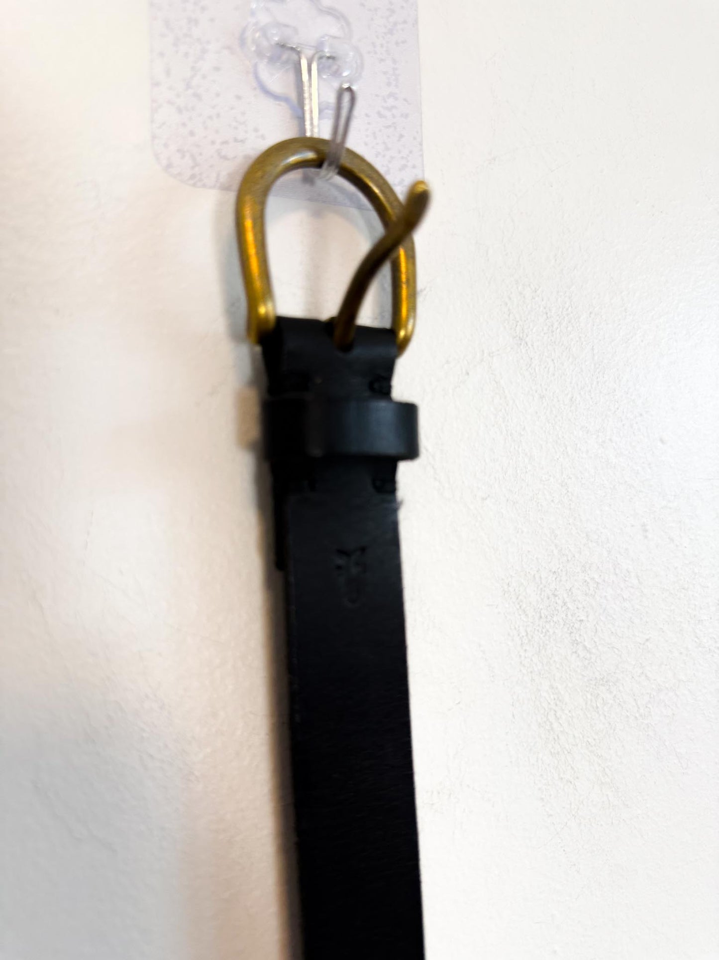 FRYE Thin Leather Belt in Black (Size XL)