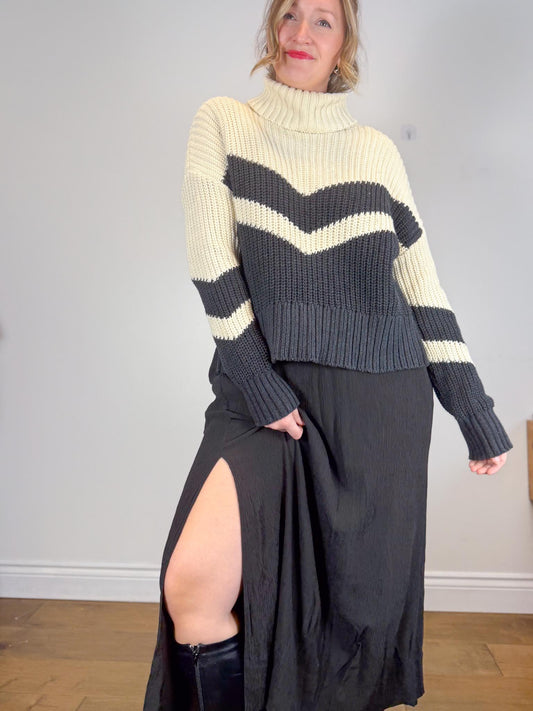 Veronica Beard Knit Turtleneck Sweater (Size M)