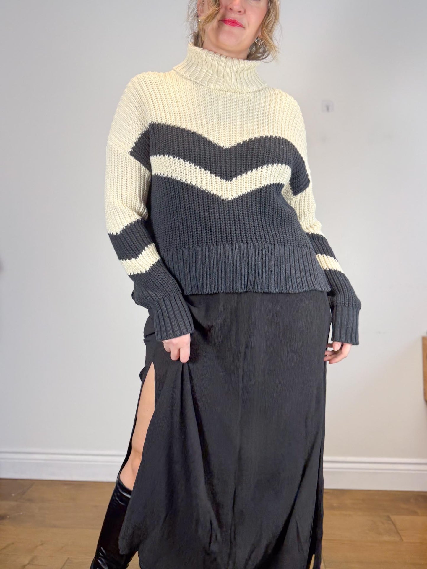 Veronica Beard Knit Turtleneck Sweater (Size M)