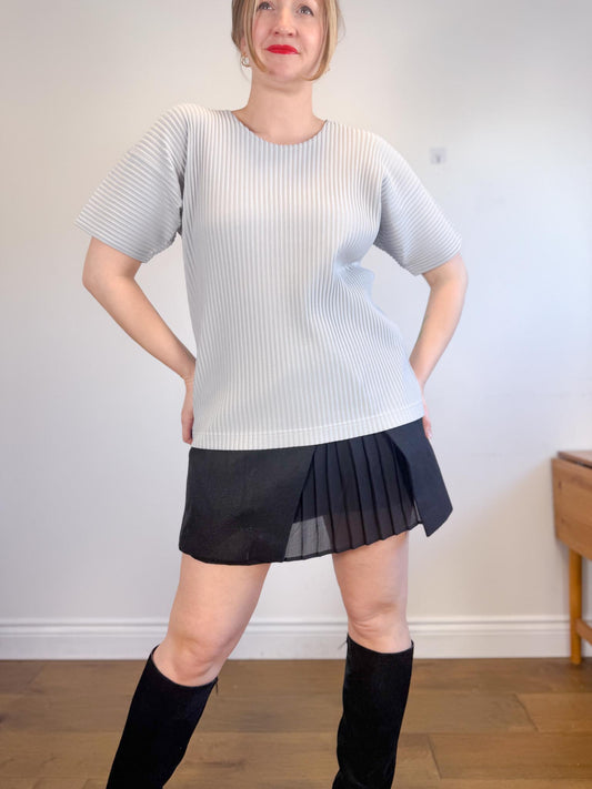 Issey Miyake Homme Plisse Designer Pleated T-Shirt in Grey (Size L)