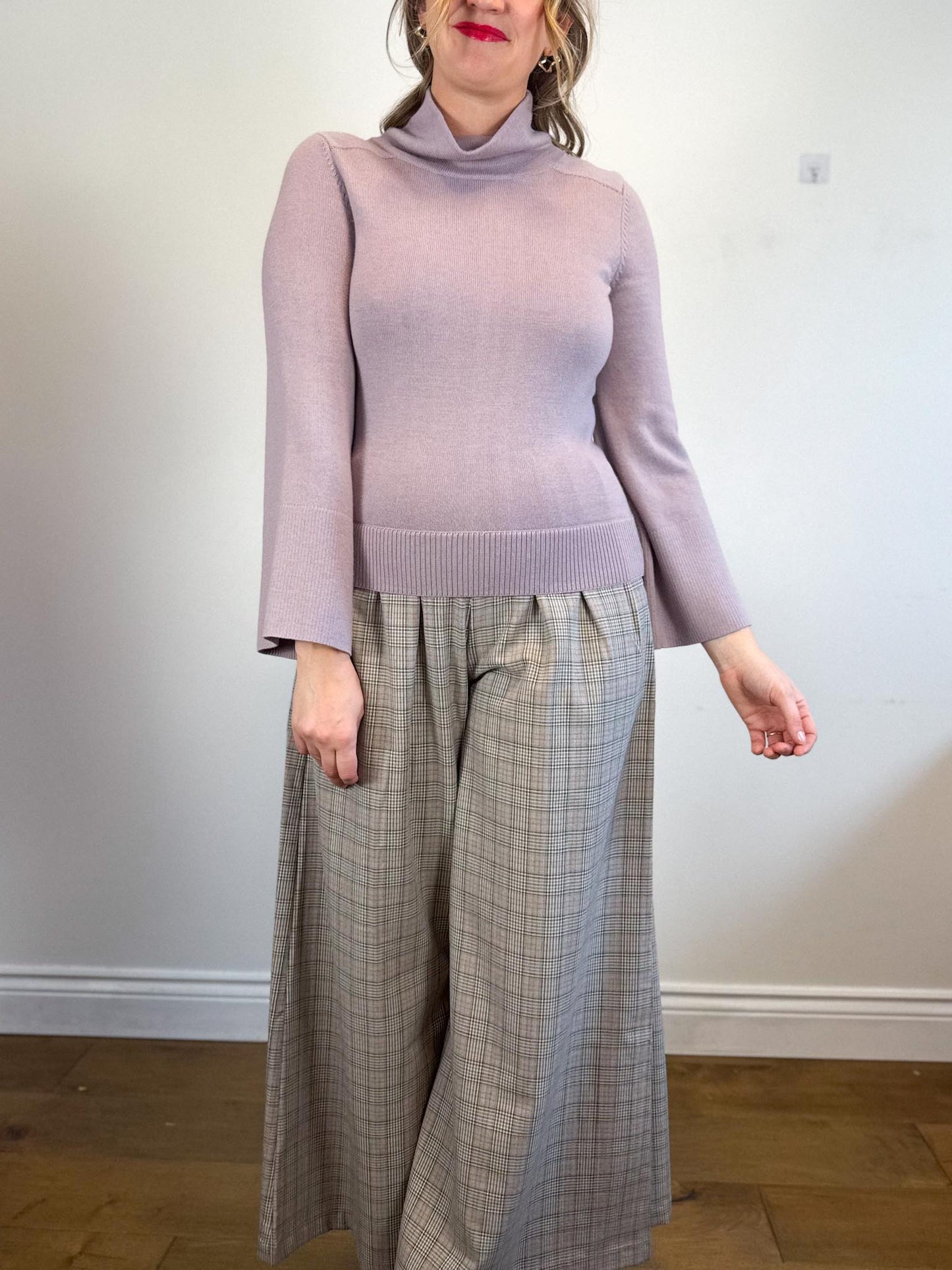 Lululemon "Lululemon City Trek Merino Wool Turtleneck in Purple Grey" (Size S)