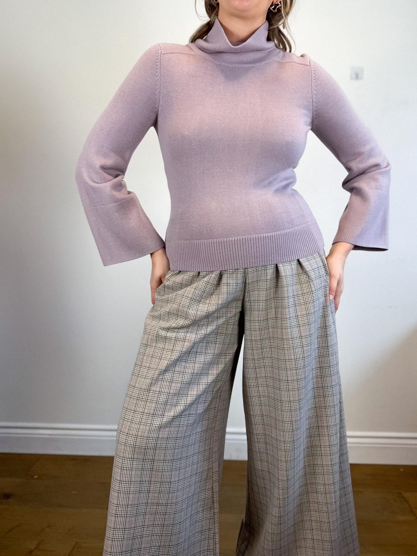 Lululemon "Lululemon City Trek Merino Wool Turtleneck in Purple Grey" (Size S)