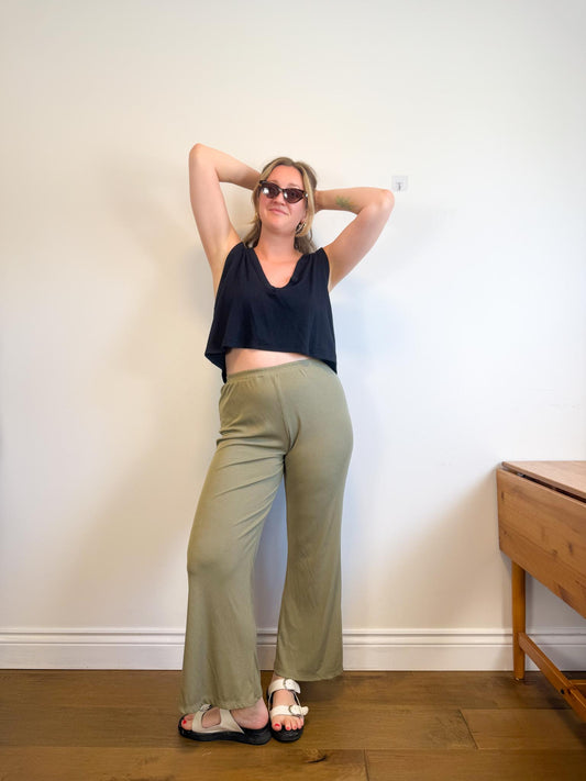 Essentials MTL Ribbed Loungewear Pants in Green (Size XL)