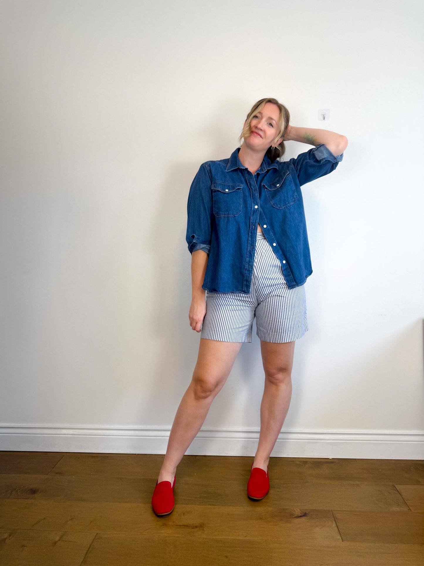 Vintage Striped Jean Shorts in White/Blue (Size