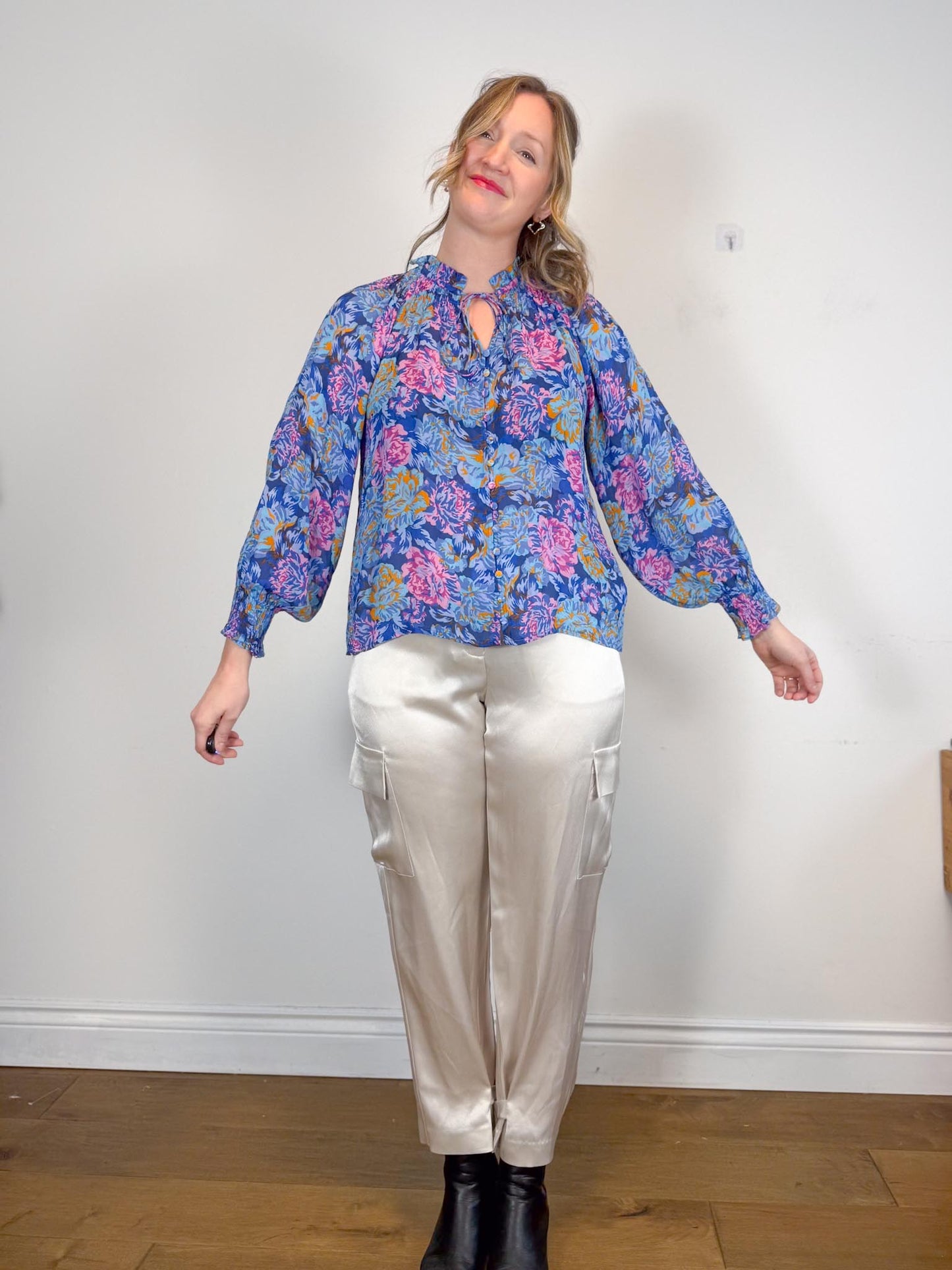 SUNCOO Paris "Linda Floral Printed Blouse in Blue" (Size S/M)