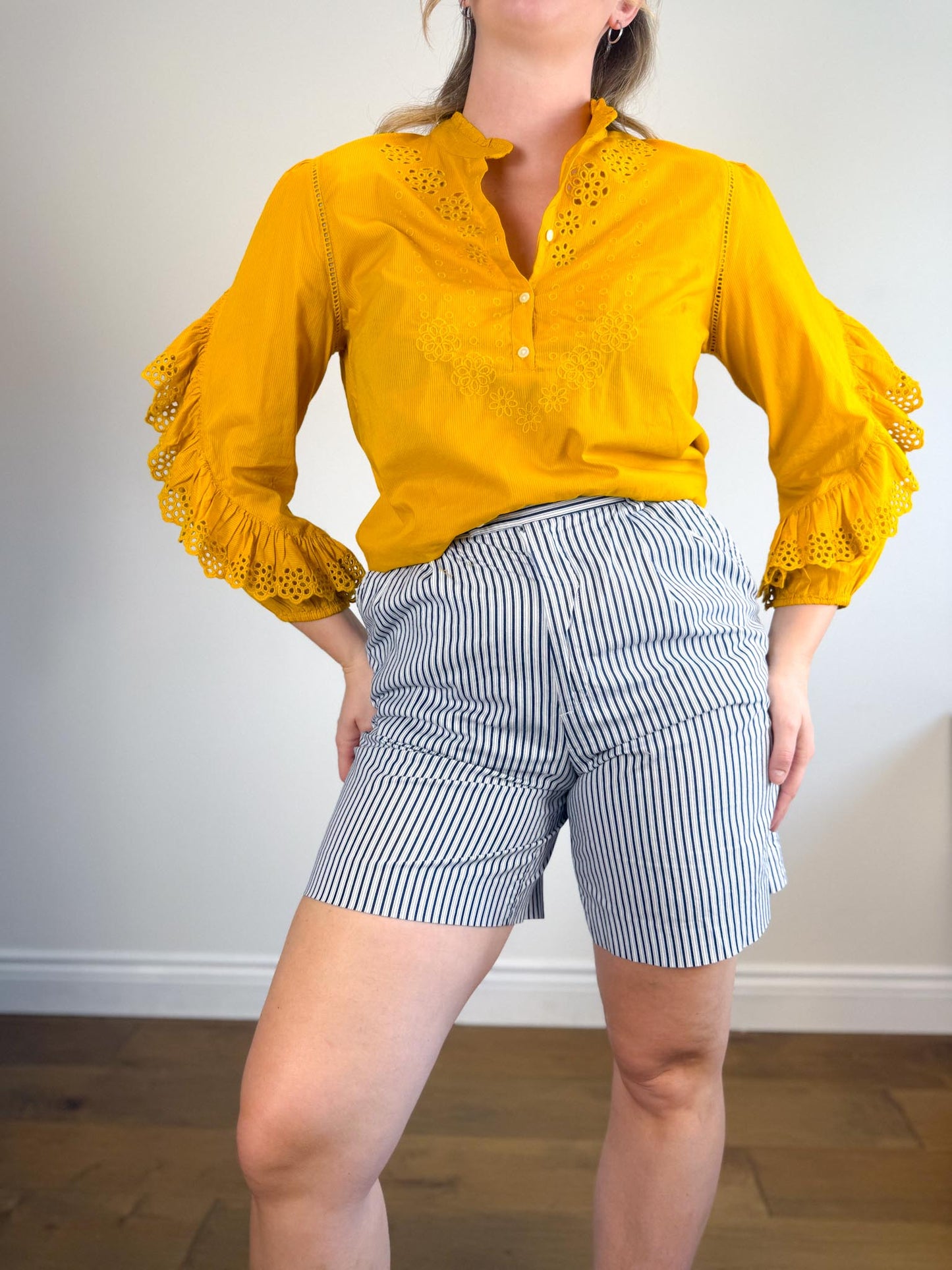 Vintage Striped Jean Shorts in White/Blue (Size
