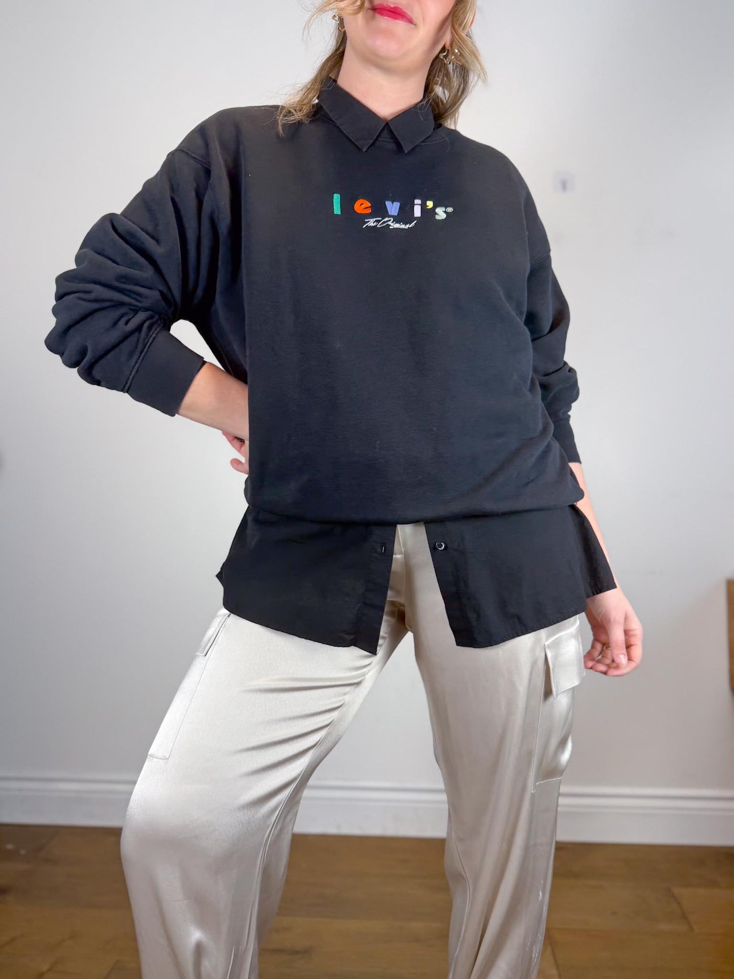 Levi's Relaxed Crewneck in Black with Embroidered Logo (Size L)