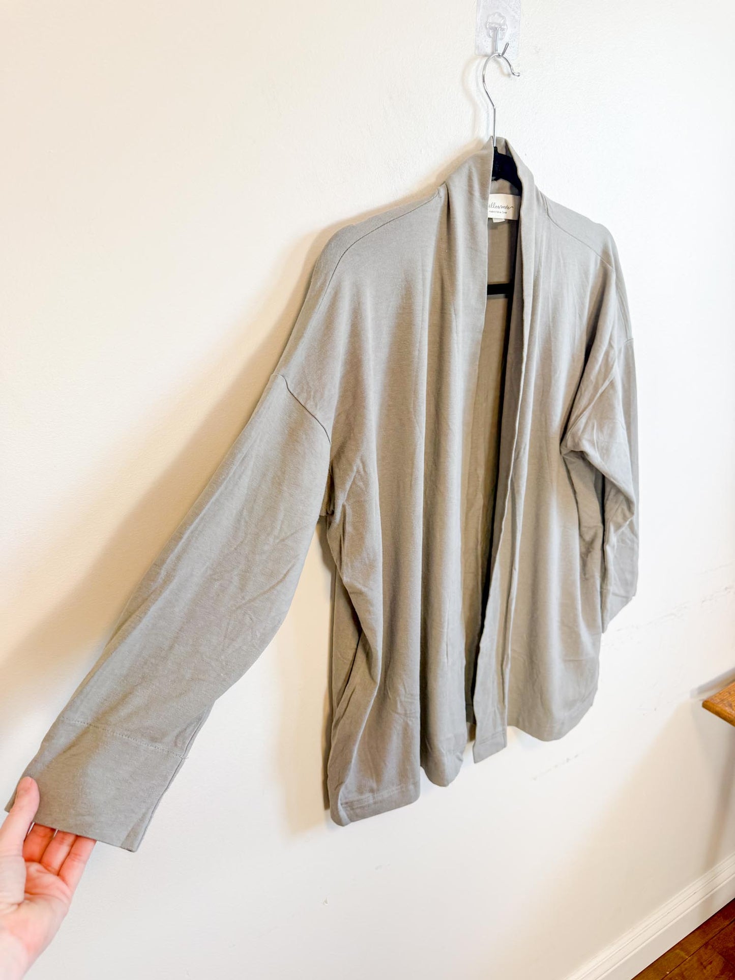 Willowmore Made in Canada Open Front Cardigan in Grey (Size M)