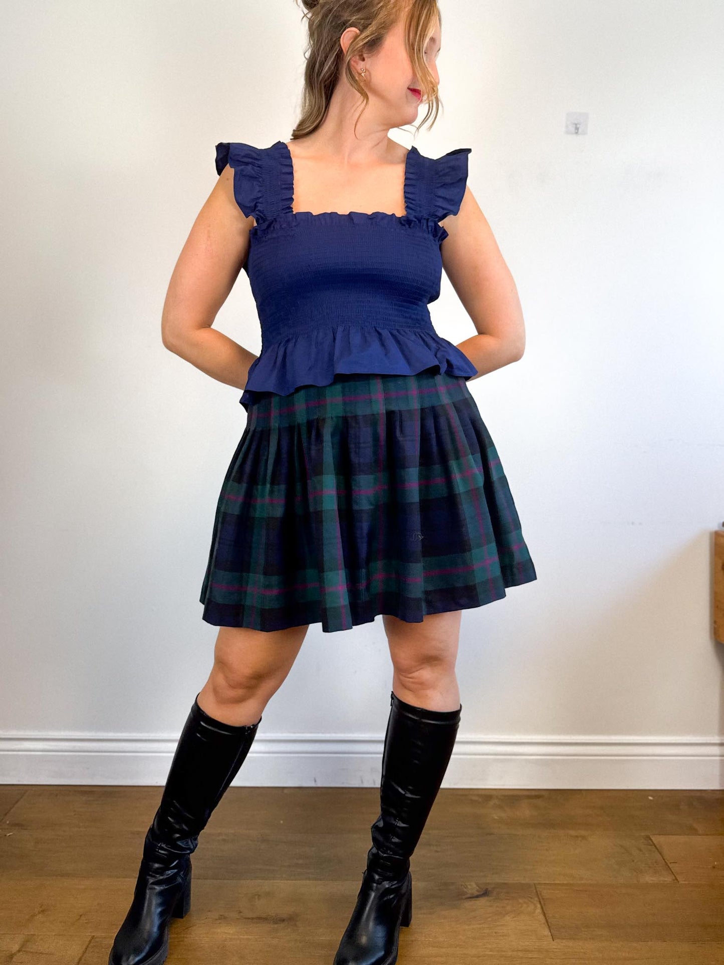 HILL HOUSE "The Ellie Crop Top in Navy" (Size S)