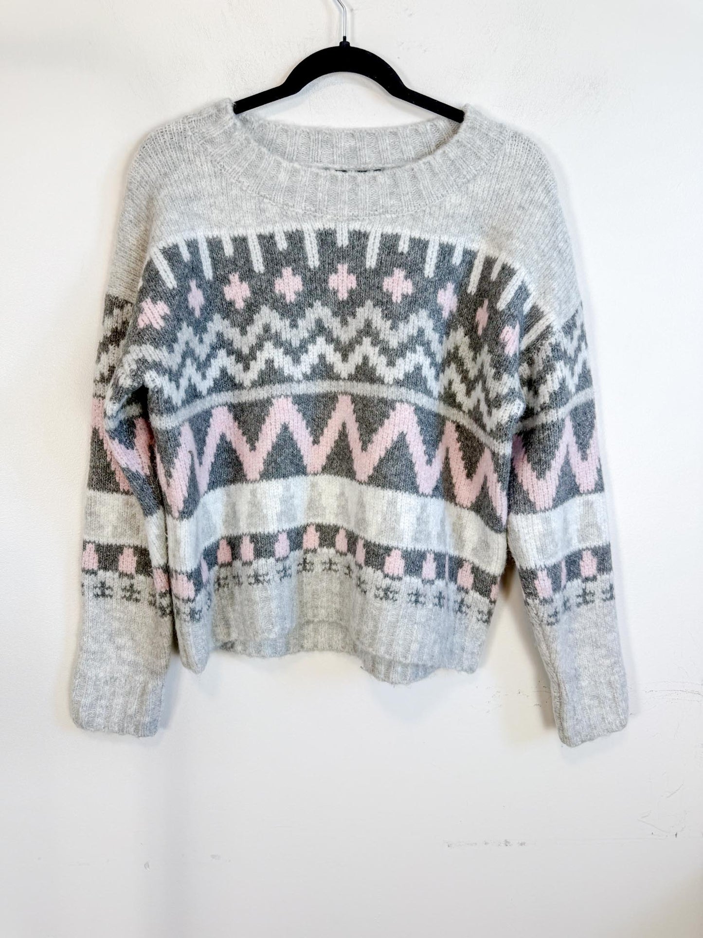 Lyla & Luxe "Landen Fair Isle Sweater in Grey/Pink" (Size S/M)