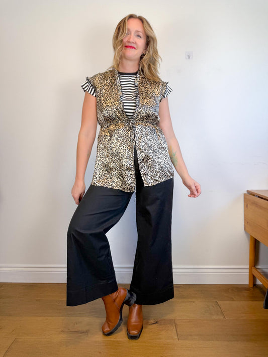 Vintage Leopard Print Blouse with Front Tie (Size L)