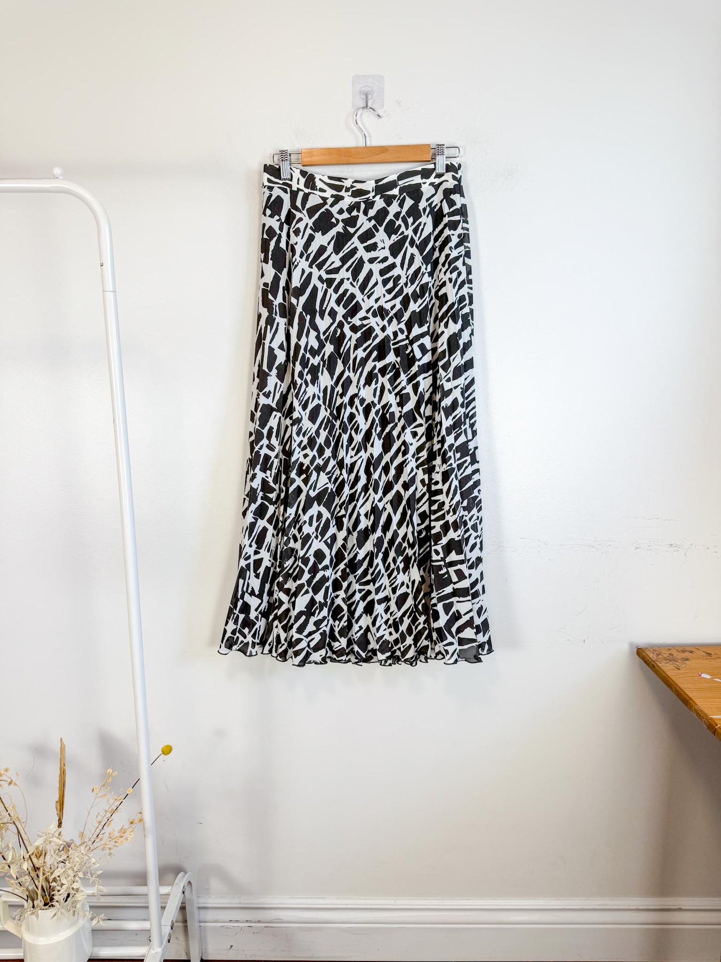 Anthropologie "Maeve Hildi Pleated Midi Skirt in Black/White Print" (Size S/M)