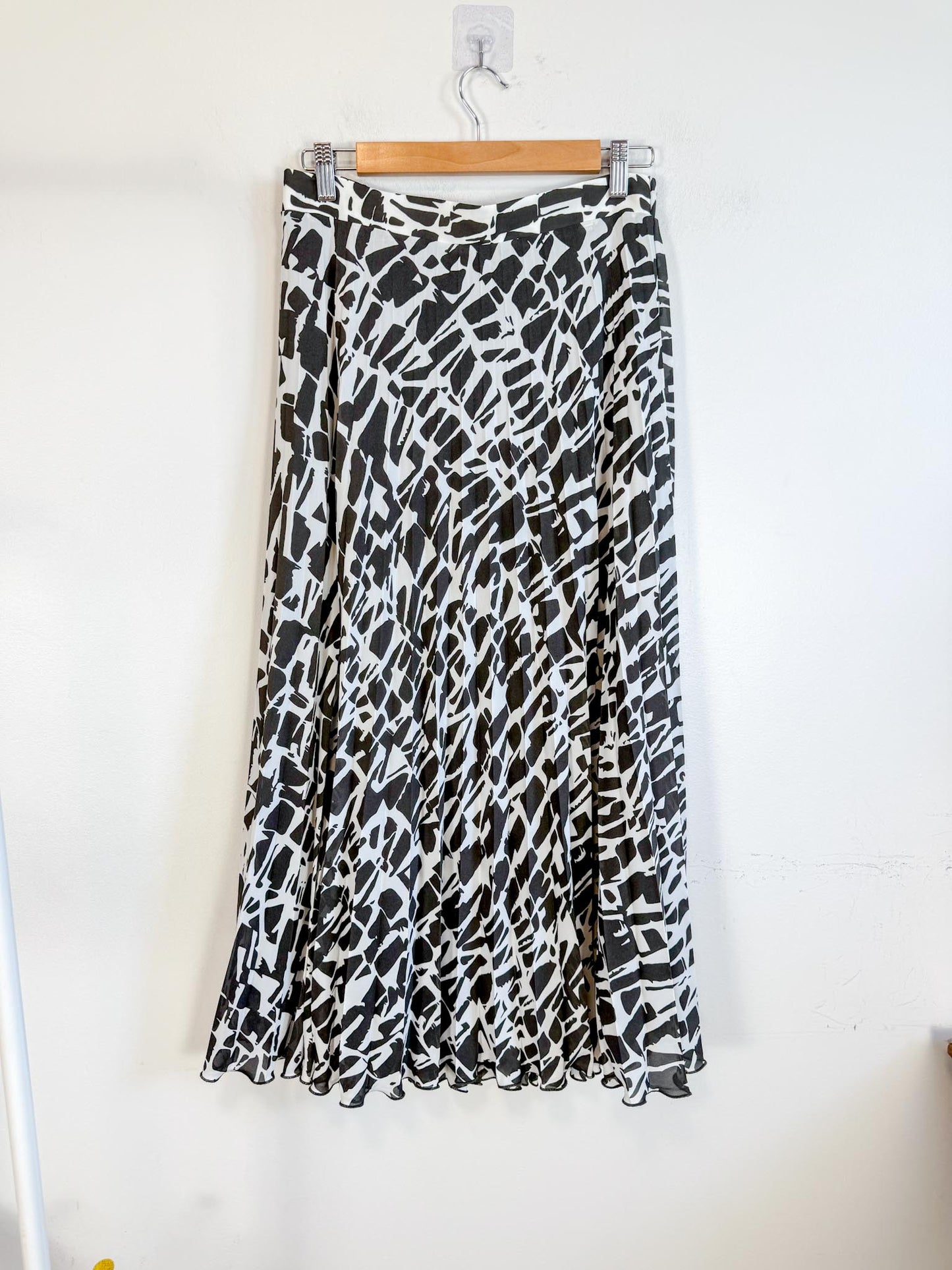 Anthropologie "Maeve Hildi Pleated Midi Skirt in Black/White Print" (Size S/M)