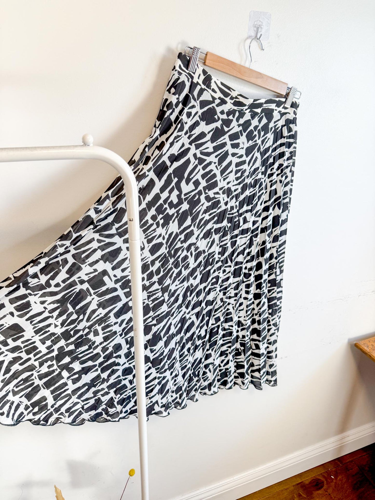 Anthropologie "Maeve Hildi Pleated Midi Skirt in Black/White Print" (Size S/M)