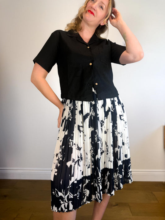Thursdays Short Sleeve Boxy Linen Top in Black (Size S-L)