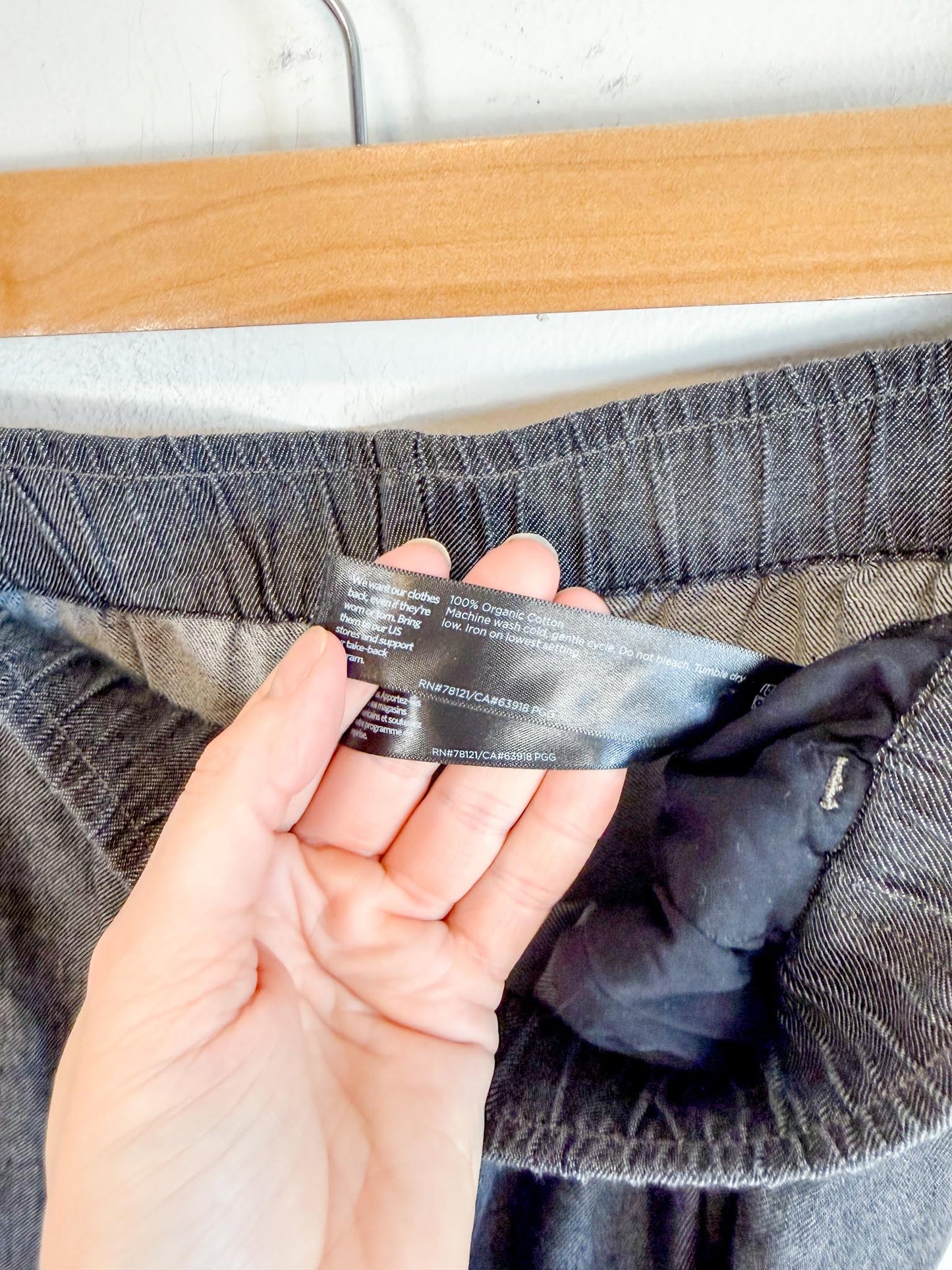 Eileen Fisher Cropped Wide Leg Pants in Grey (Size M)