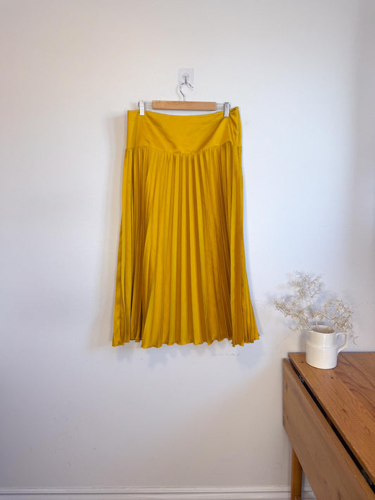 Banana Republic Pleated Satin Midi Skirt in Yellow (Size 14)